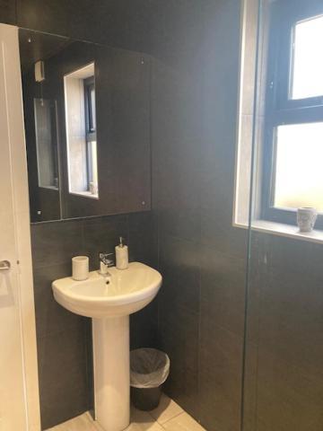 The Salt Box- Lovely Refurbished Annexe, Free Parking, Walk To Porth Beach. Saint Columb Minor Екстериор снимка